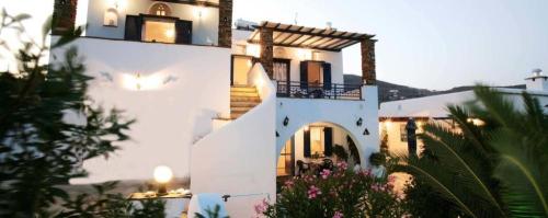 Irini Studios | Ενοικιαζόμενα Studio - Λαούτη Τήνος